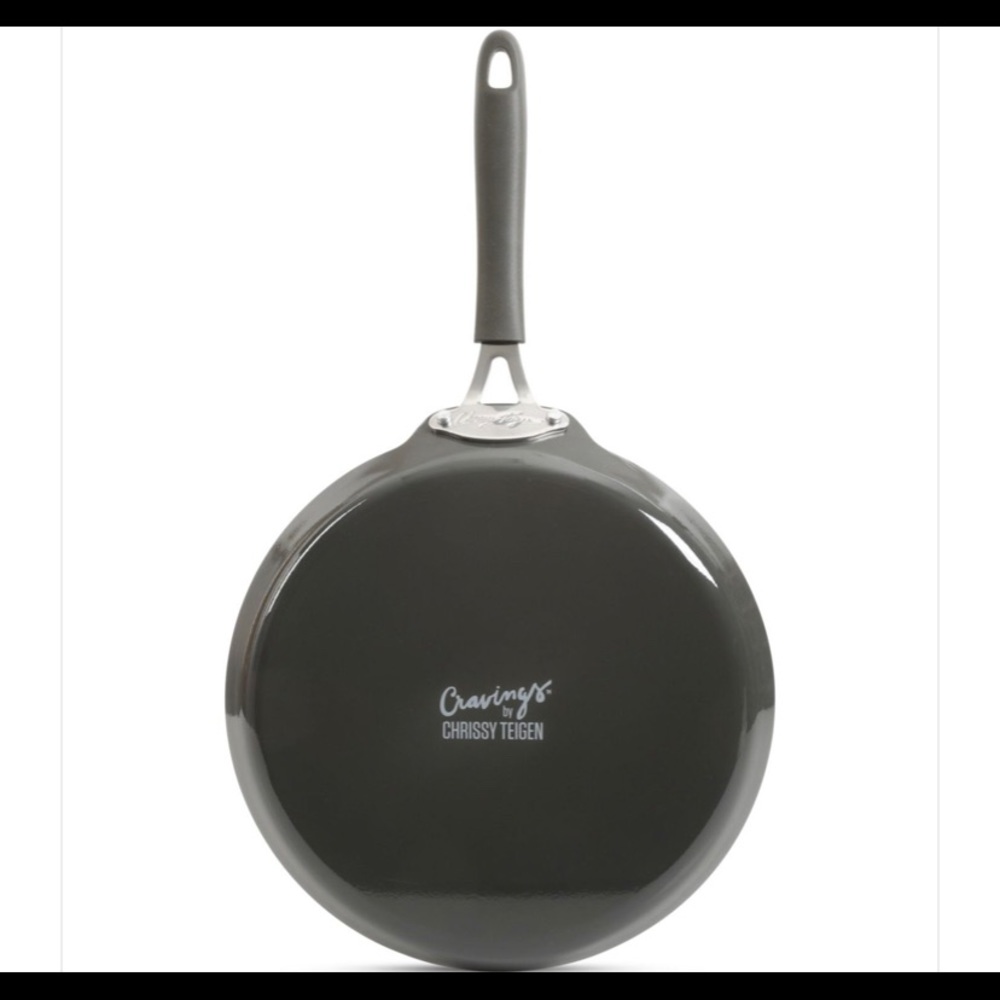Chrissy teigen crepe pan